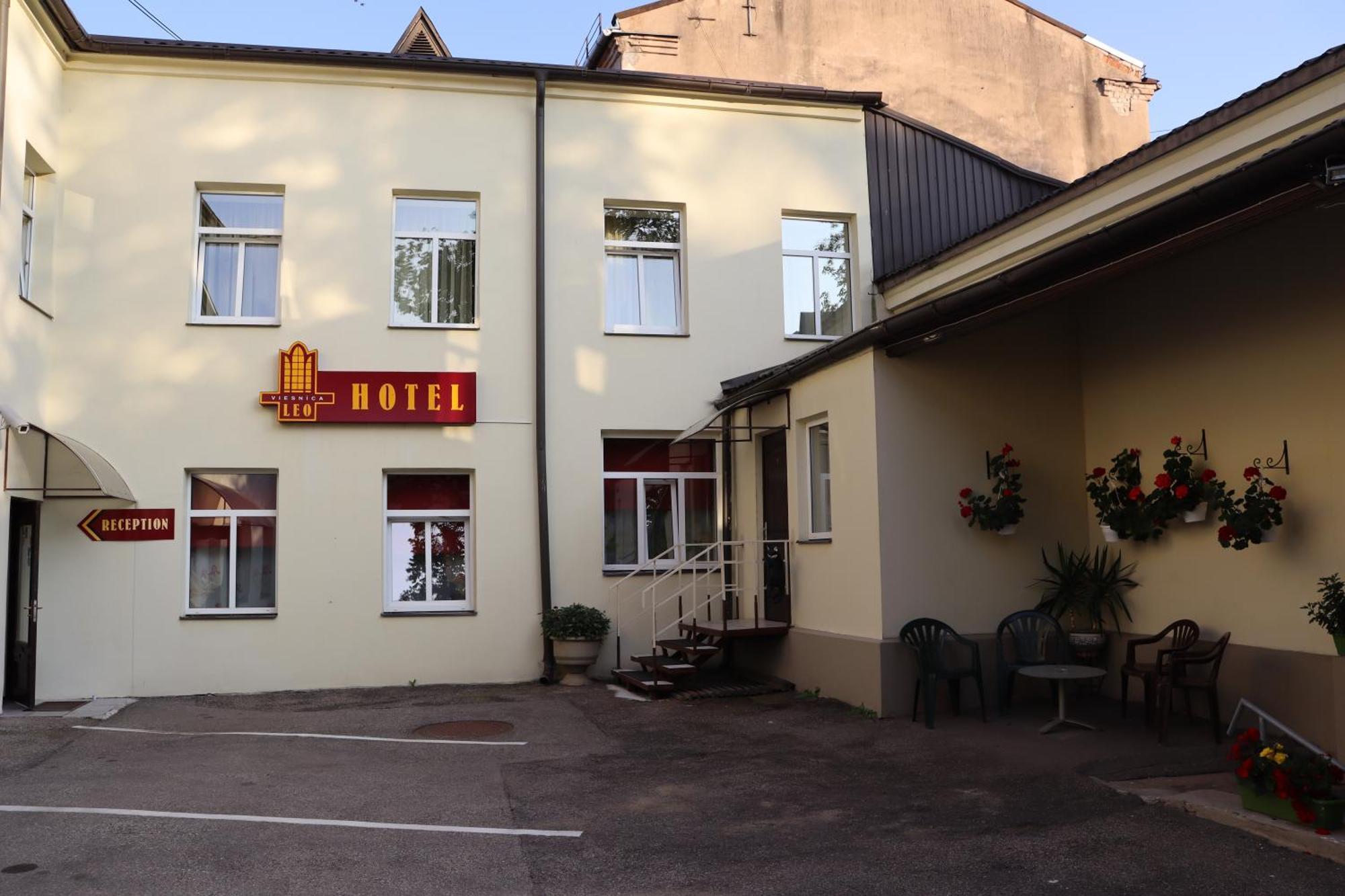 Leo Hotel Daugavpils Exterior photo